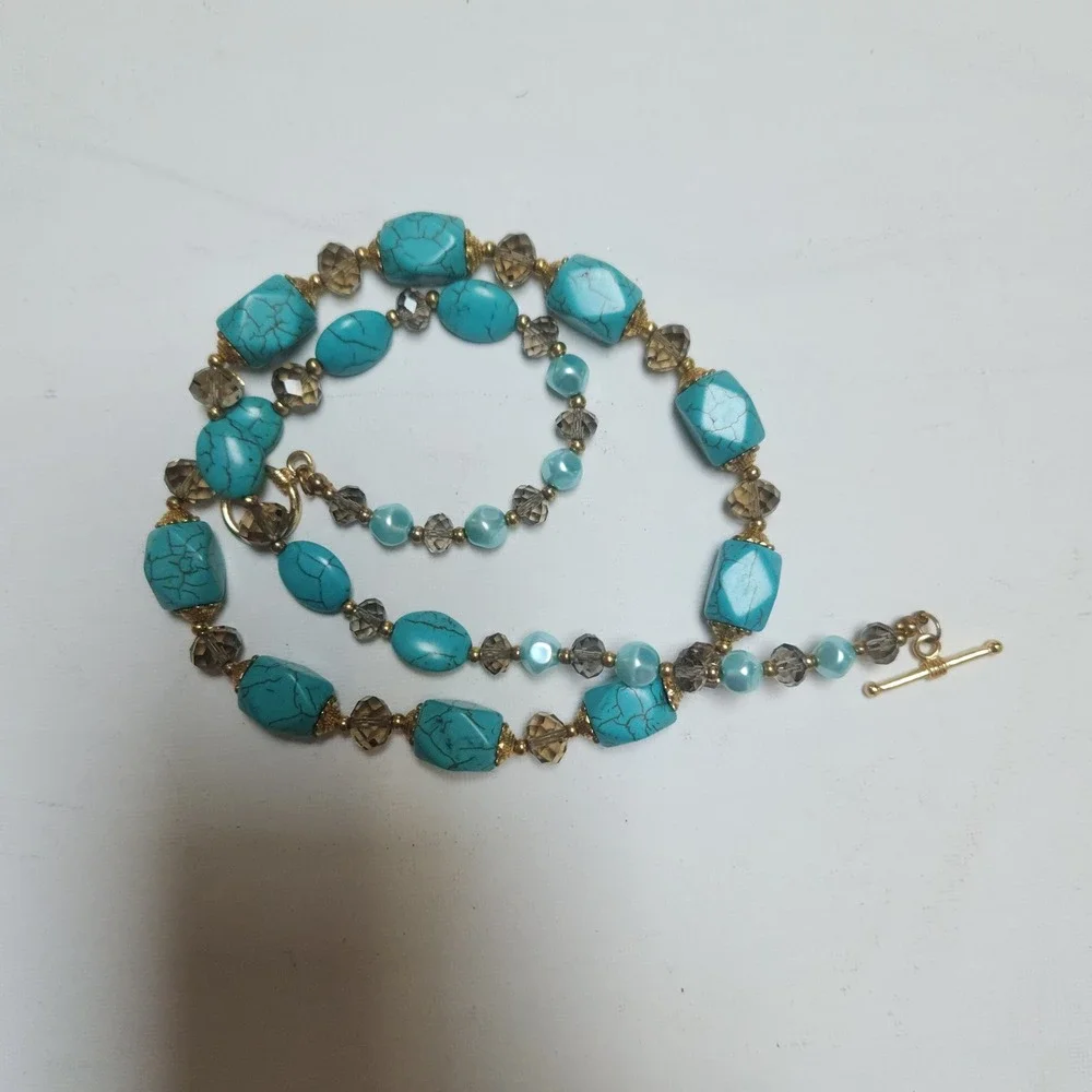 Stone Necklace Turquoise color‎ Gold Tone Toggle  Smoky Crystal 24 Inch